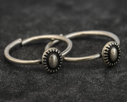 Antique Silver Adjustable Toe Ring – Traditional Tribal Design