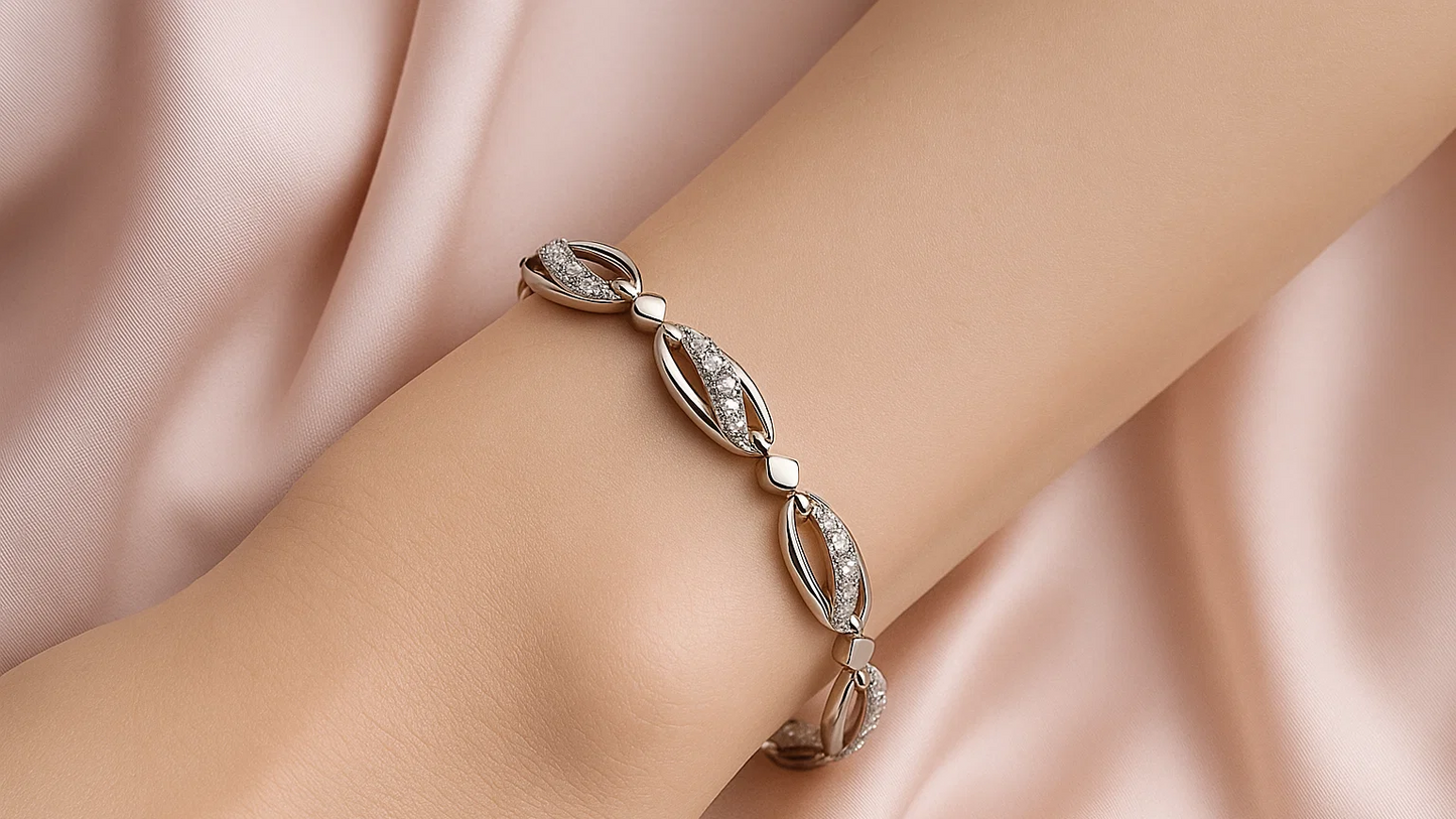 925 Sterling Silver Oval Link Bracelet with Diamond Accents