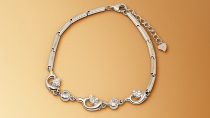 Elegant Silver Floral Charm Bracelet – Adjustable Crystal Accent Women’s Jewelry