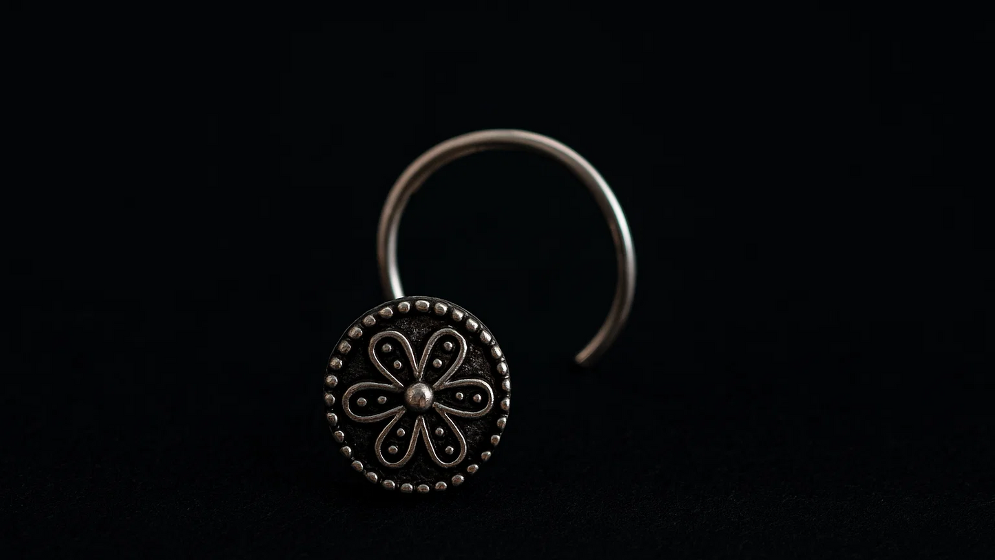 Oxidised Daisy Charm Nosepin
