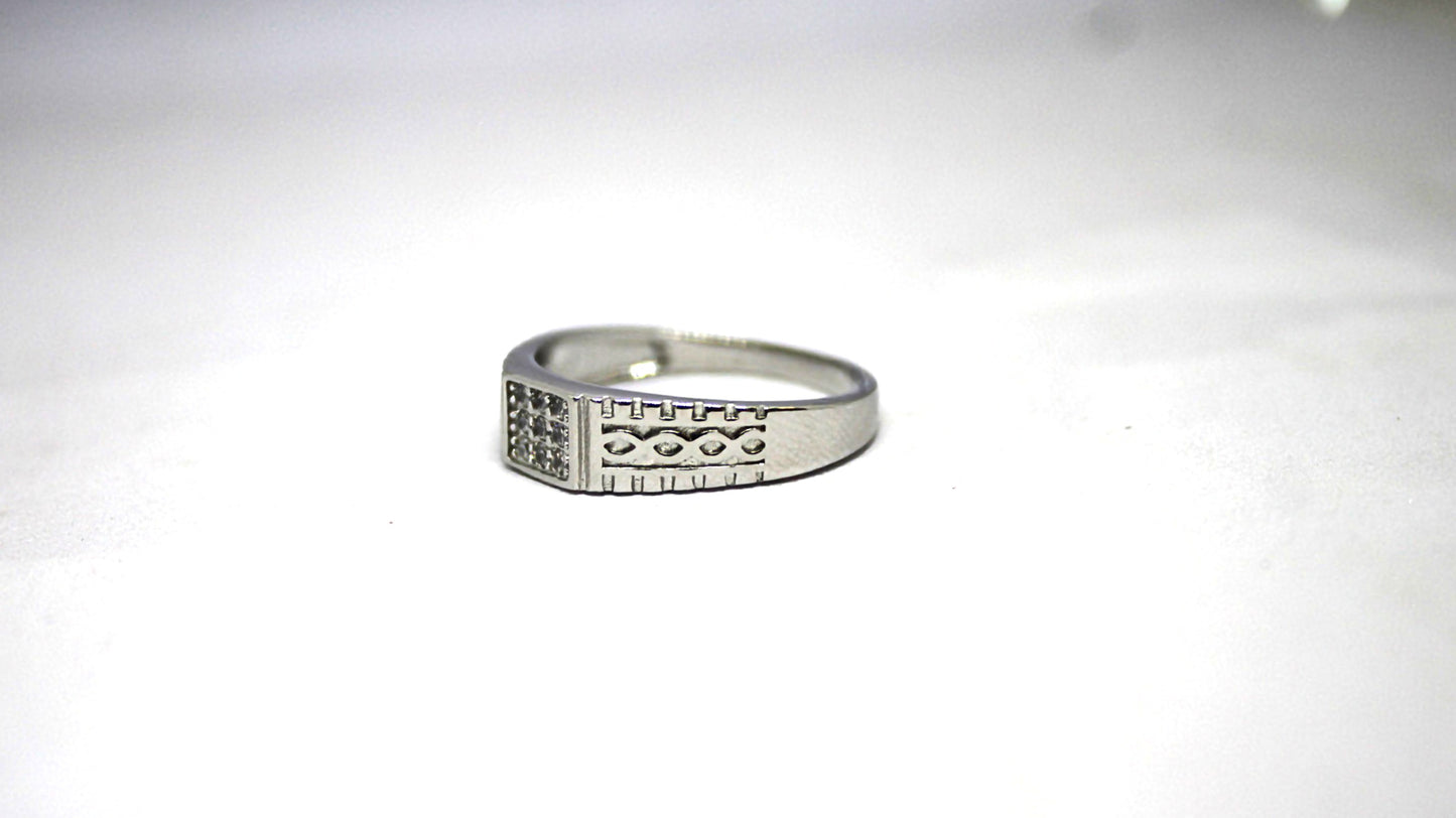 Men’s Vintage Patterned Silver Signet Ring