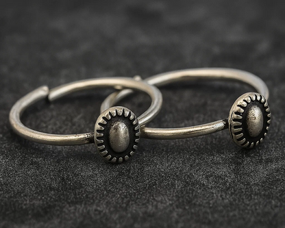 Antique Silver Adjustable Toe Ring – Traditional Tribal Design