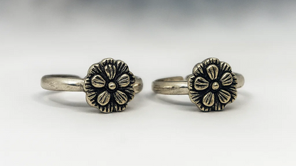 Vintage Bloom Silver Toe Ring