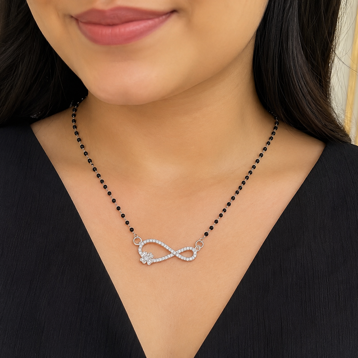 Aurelia Eternelle Floral Infinity Mangalsutra